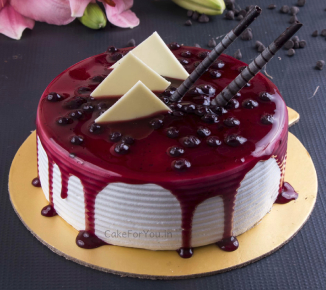 Designer Birthday Cake | bakehoney.com
